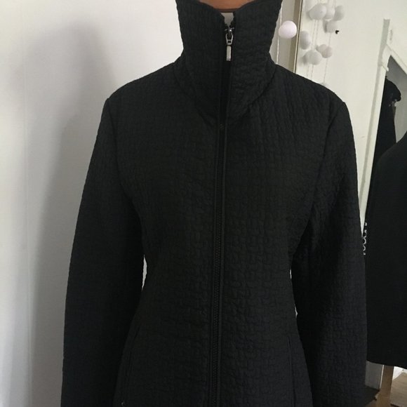 DKNY BLACK QUILTED COAT WITH ZIPPER SIZE SMALL - Picture 2 of 5